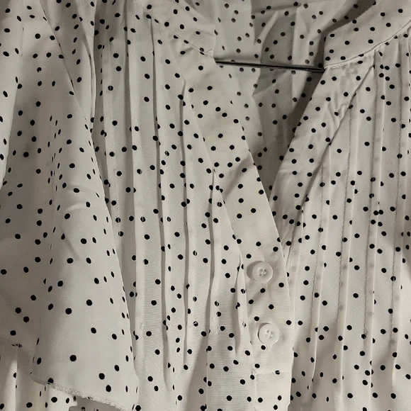 NWOT Shein Curve Polka Dot Flowy Blouse Set in White and Navy 1XL - Picture 3 of 8